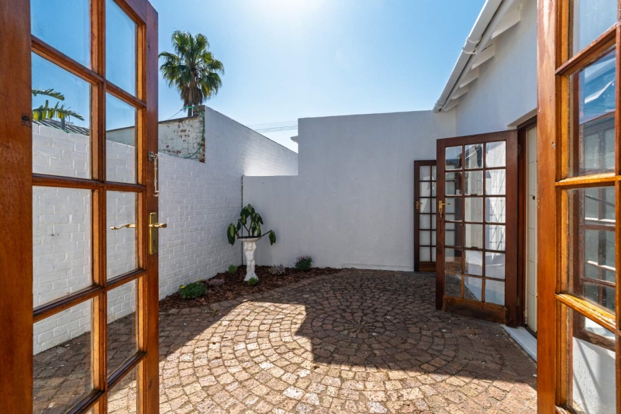 4 Bedroom Property for Sale in Claremont Western Cape